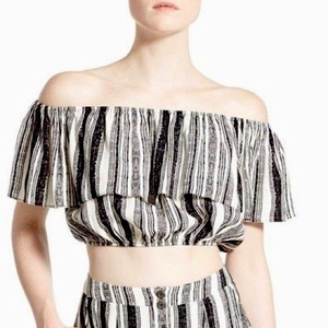 ASTR THE LABEL‎ | OFF THE SHOULDER CROP TOP